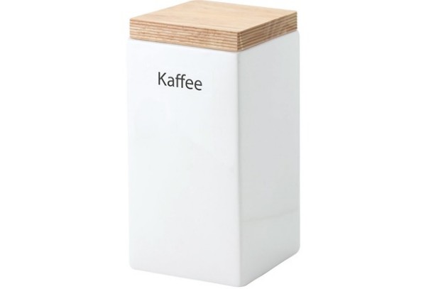 Weißer rechteckiger Behälter mit Holzdeckel und der Aufschrift „Kaffee“, freigestellt vor weißem Hintergrund