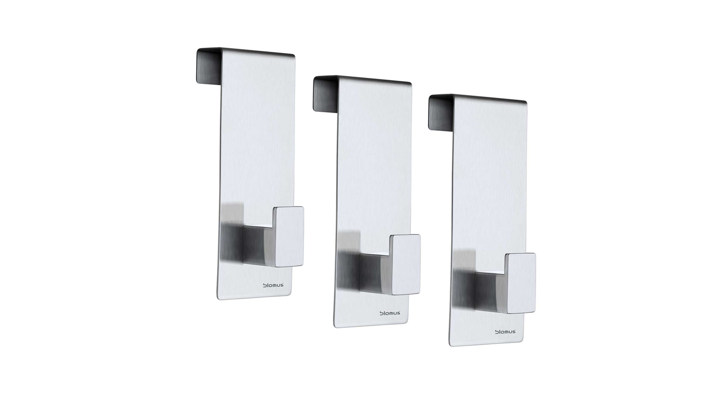 Set aus drei matten Türhaken aus Edelstahl Drei matte Türhaken mit rechteckiger Form und einem Haken aus Edelstahl