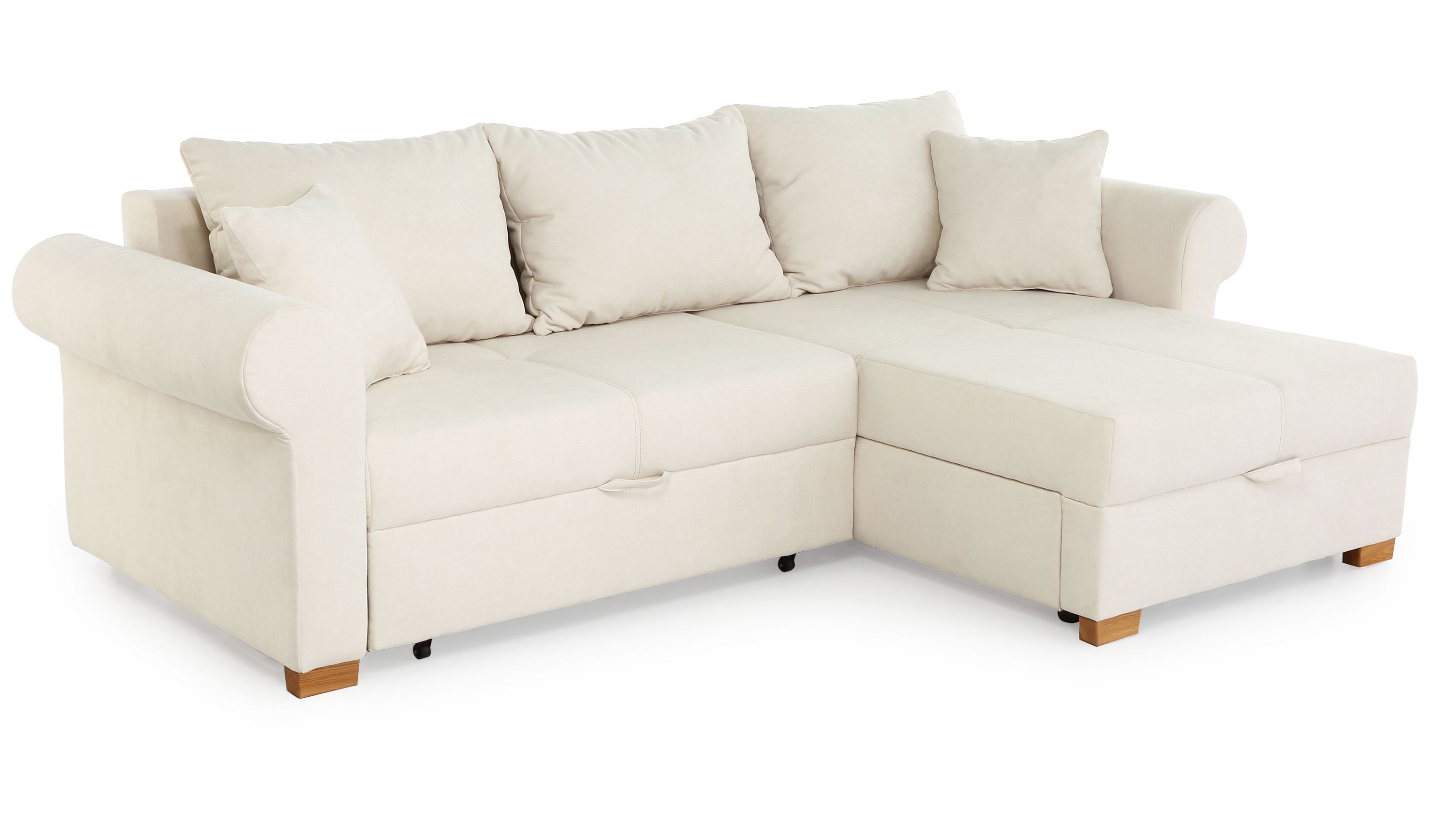 Ecksofa mit Schlaffunktion in creme-beiger Farbe mit Holzfüßen und mehreren Kissen