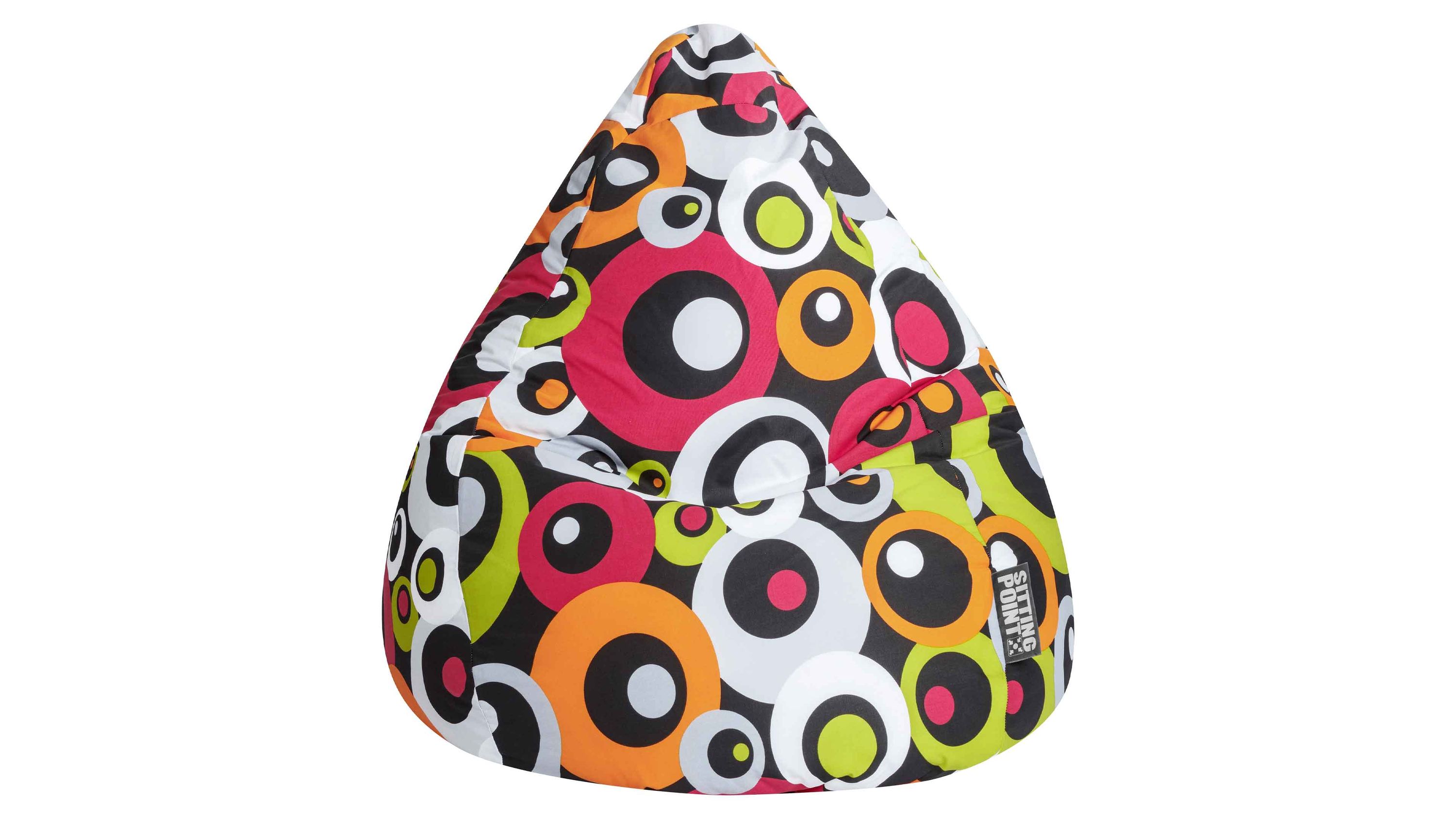Sitzsack mit spitz zulaufender Form und buntem Retromuster Sitzsack mit spitz zulaufender Form und buntem Retromuster aus Kreisen in Orange Rot Grün Schwarz und Weiß