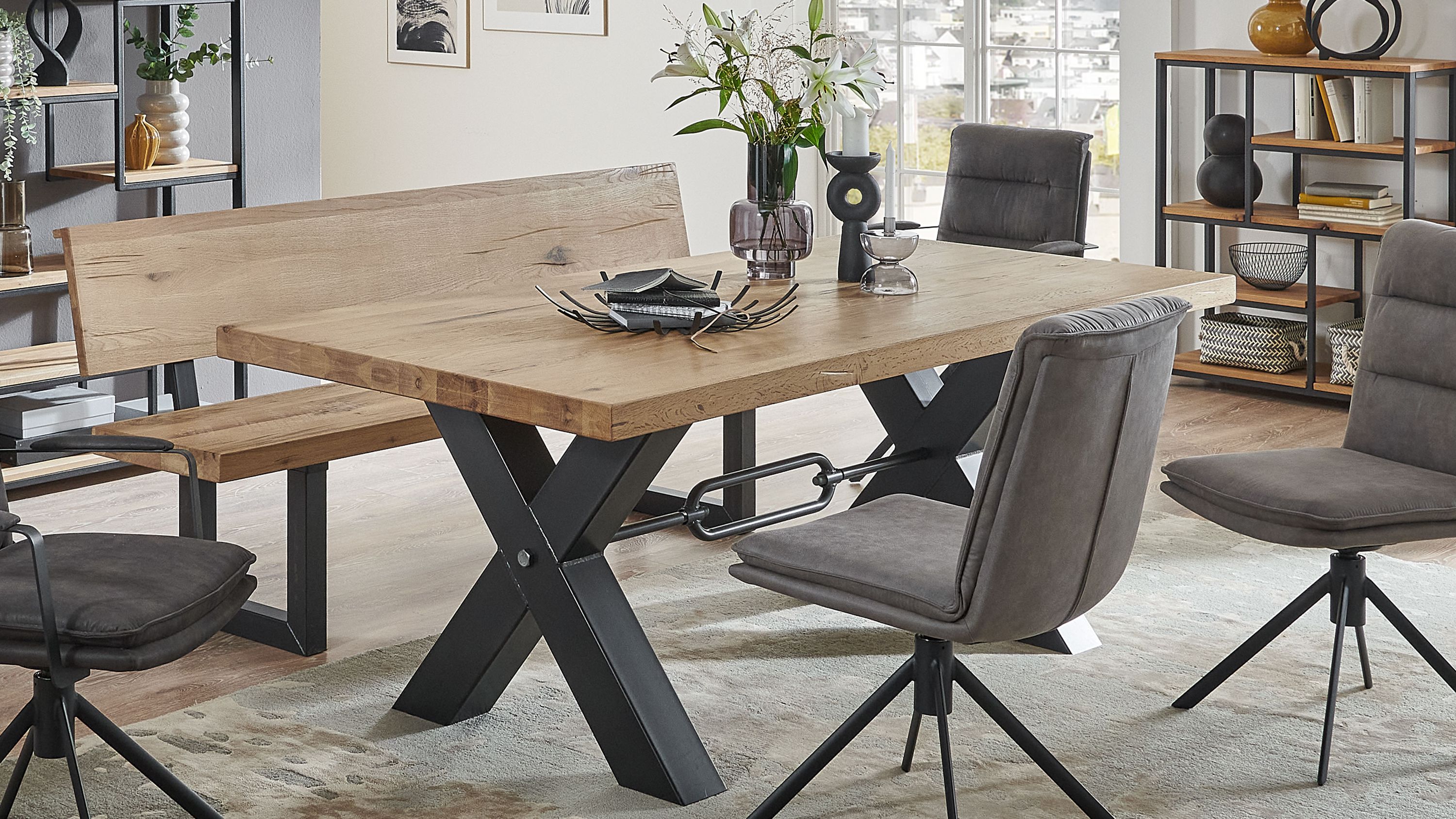 WOODS & TRENDS Vintage-Dining - Holztisch als Esstisch geölte Balkeneiche & Roheisen  ca. 200 x 100 cm