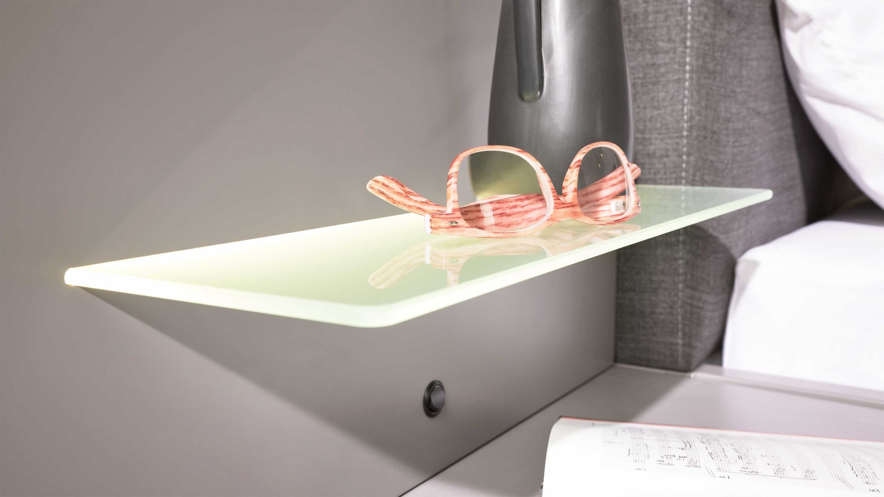 Interliving Kleiderschrank Serie 1207  Glasbodenbeleuchtung 80029 für ca. 60 cm Breite