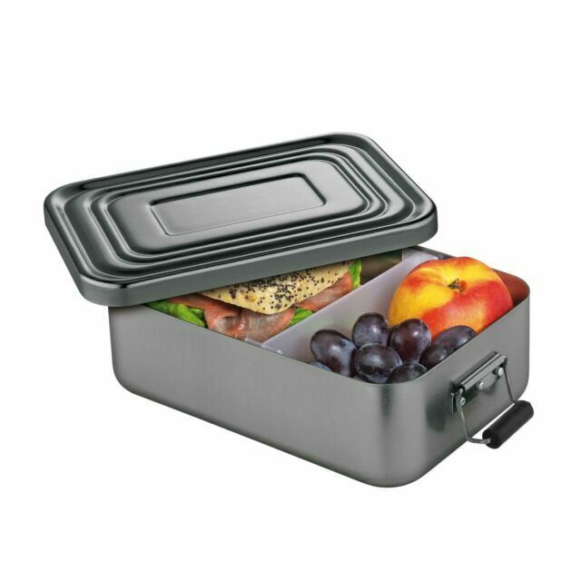 Anthrazitfarbene Lunchbox mit geöffnetem Deckel befüllt mit Brot Pfirsich Trauben Innenraum mit Trennsteg