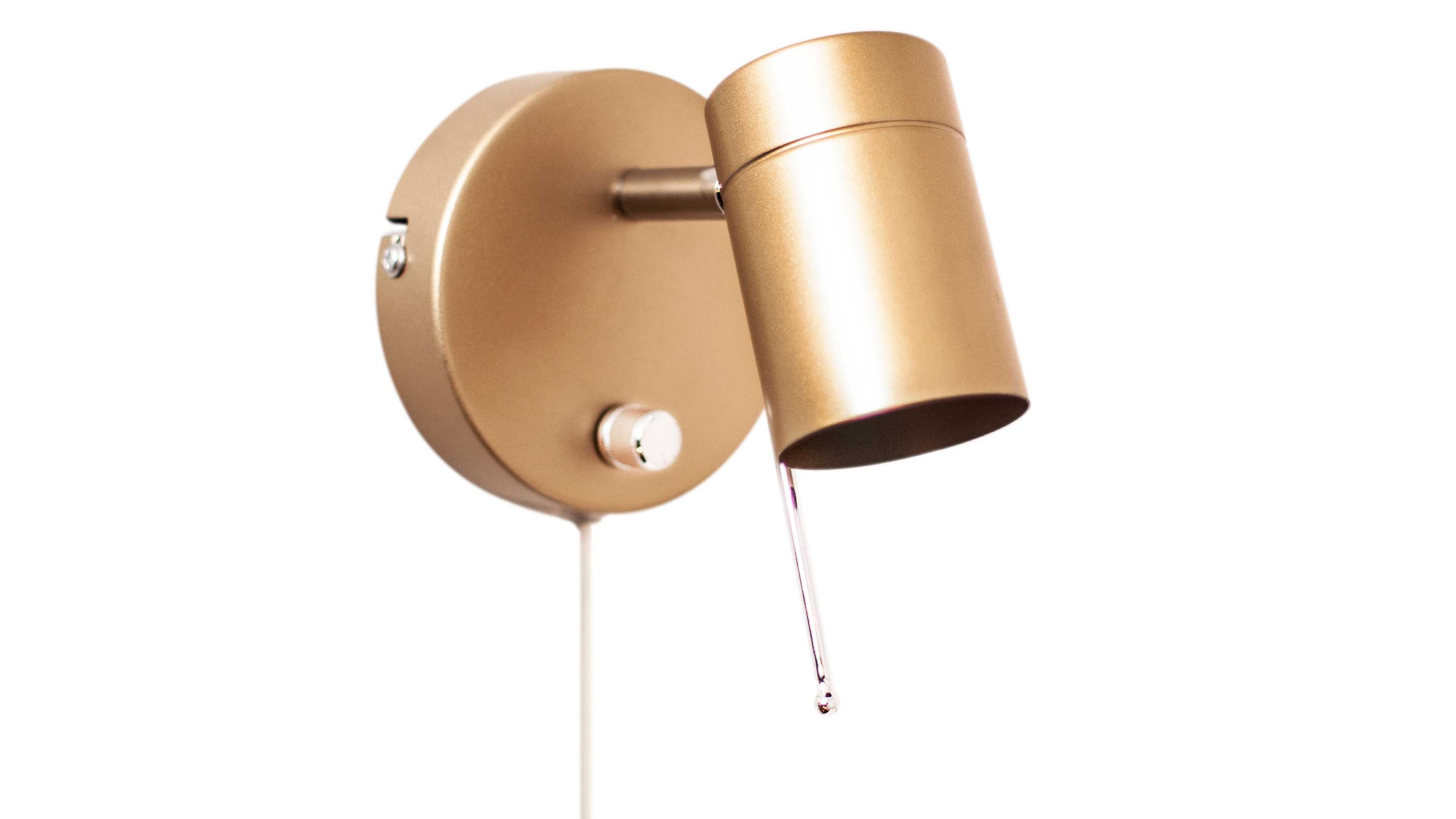 Runde Wandleuchte mit zylindrischem Lampenschirm und Schalter in goldfarbenem Metall