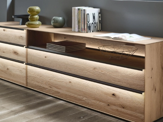 Hartmann TV-Konsole mit Schubladen TV-Konsole aus Massivholz von Hartmann mit mehreren Schubladen und modernem Design