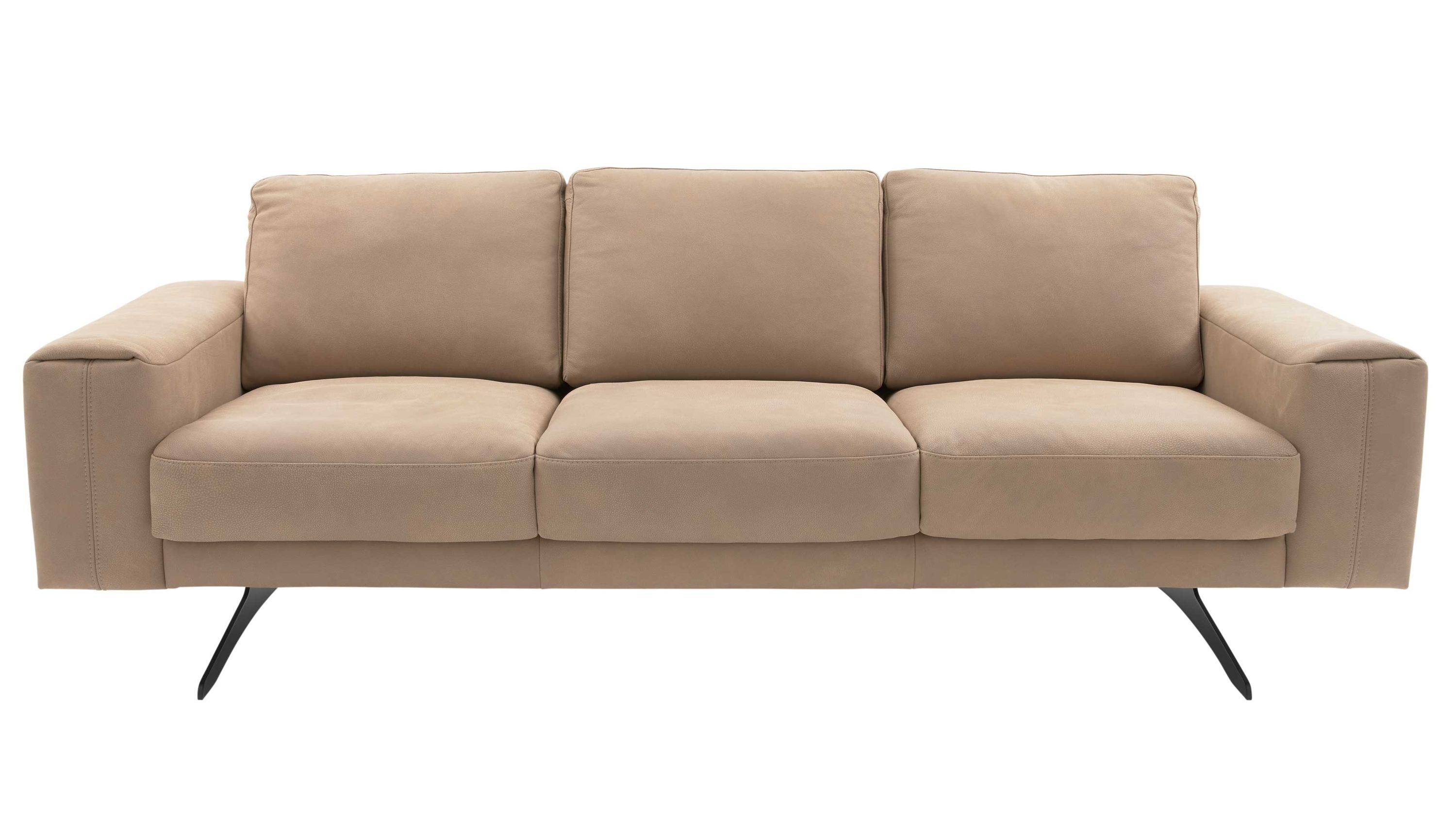 Dreisitziges Sofa mit sandfarbenen Polstern und schwarzen Metallbeinen