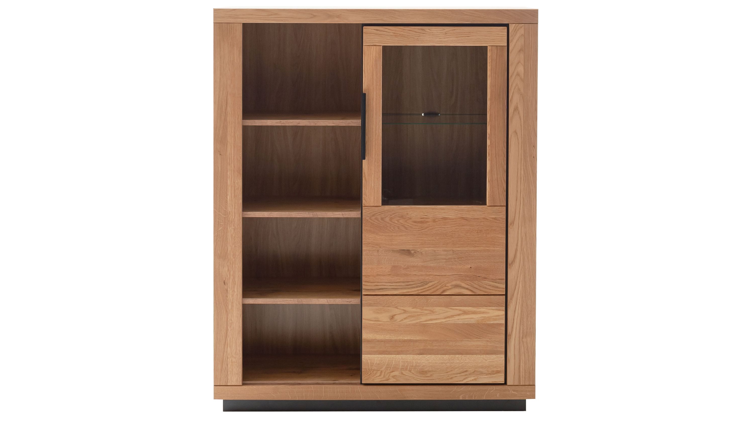Highboard mit vier offenen Fächern links und einer Glastür rechts in Holzoptik