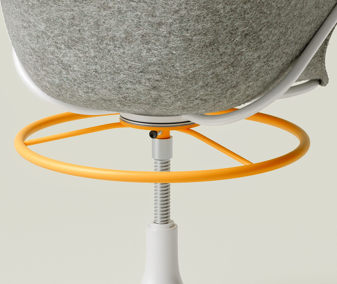 Unterer Teil eines Drehstuhls mit weißem Sockel, orangefarbenem Fußring und grauem Sitz.