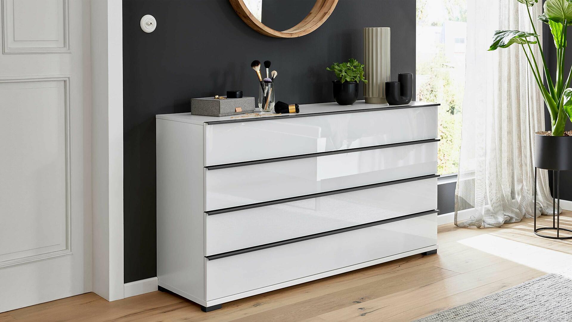 Interliving Schlafzimmer Schubladenkommode Serie 1033 Weiß Glas Holz 149 cm Breite