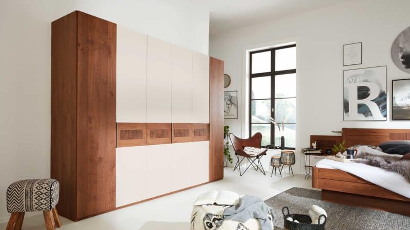 Interliving Schlafzimmer Serie 1022 - Kleiderschrank 97300