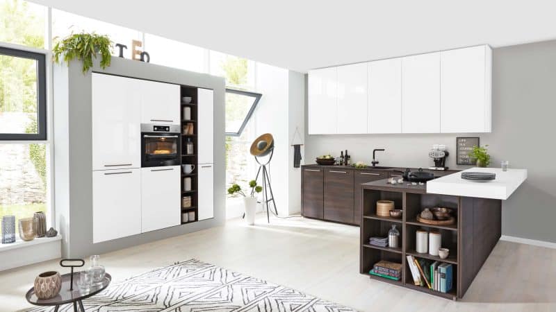 Interliving Küche Serie 3003 mit AEG Einbaugeräten