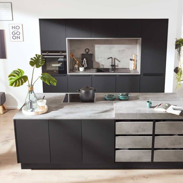 Interliving Küche Serie 3047 mit SIEMENS Einbaugeräten