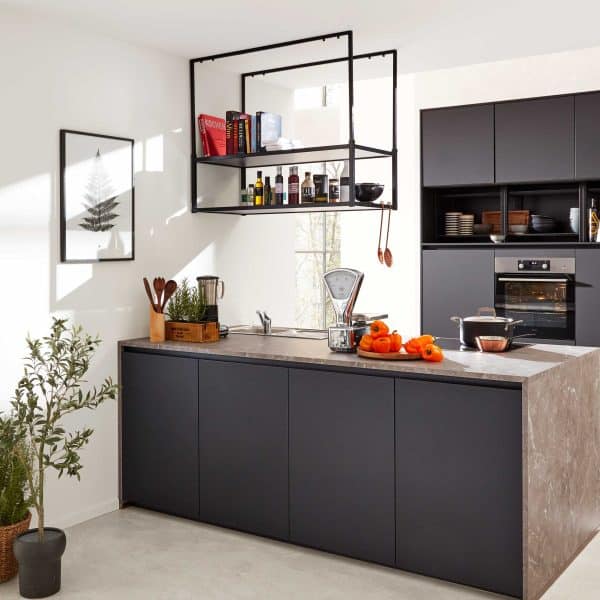 Interliving Küche Serie 3035 mit AEG Einbaugeräten