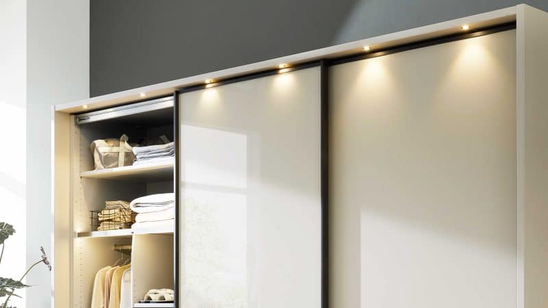 Interliving Kleiderschrank Serie 1205 - Passepartoutrahmen 732