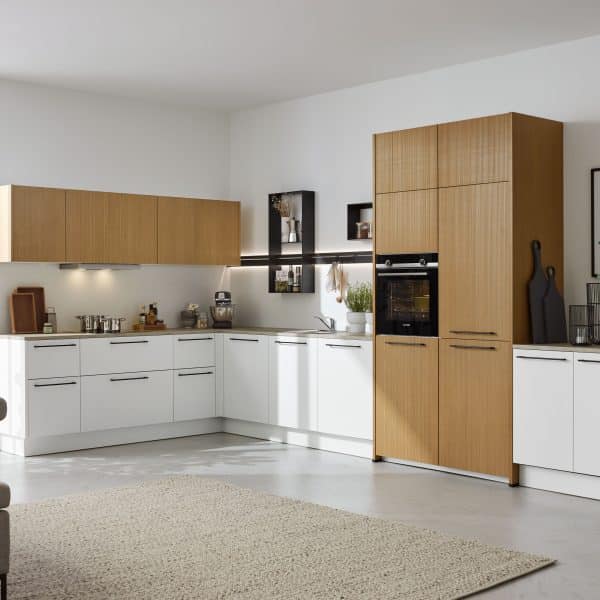 Interliving Küche Serie 3082 mit SIEMENS Einbaugeräten